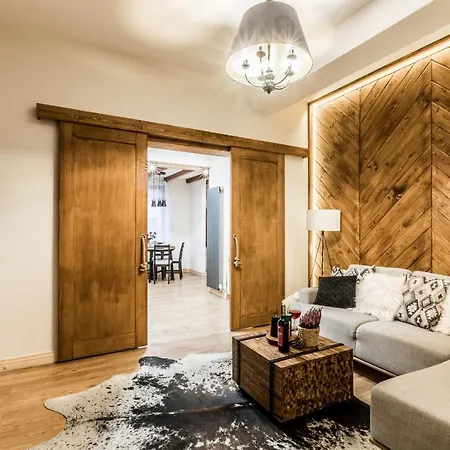 Forrest Nowotarska *