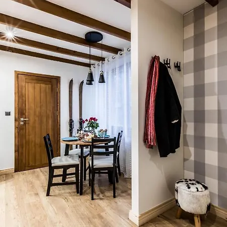 Forrest Nowotarska *