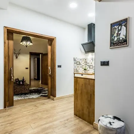 Lägenhet Forrest Nowotarska *