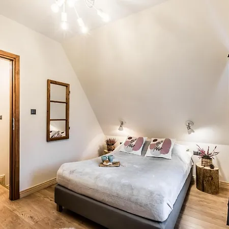 Forrest Nowotarska Lägenhet