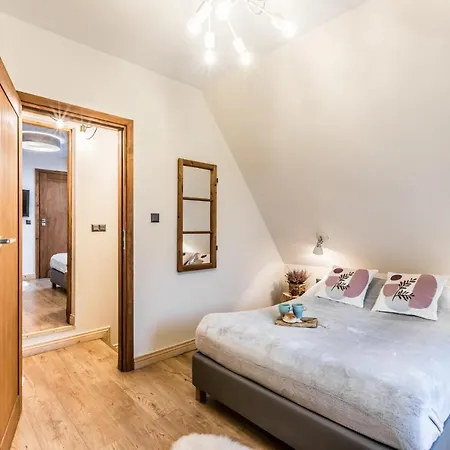 Forrest Nowotarska Lägenhet *